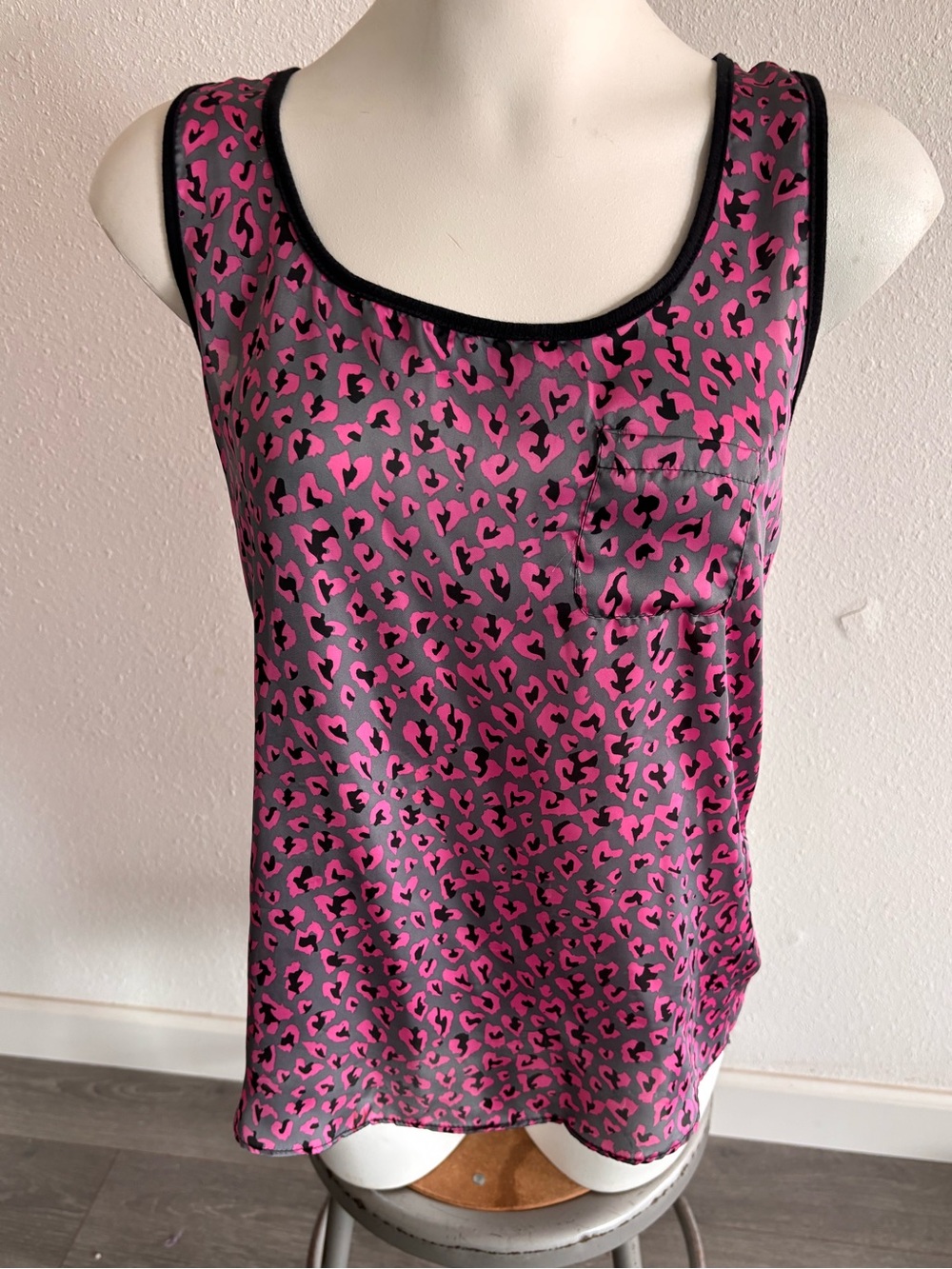 h.i.p. Gray Tank Top with Pink Leopard Print
